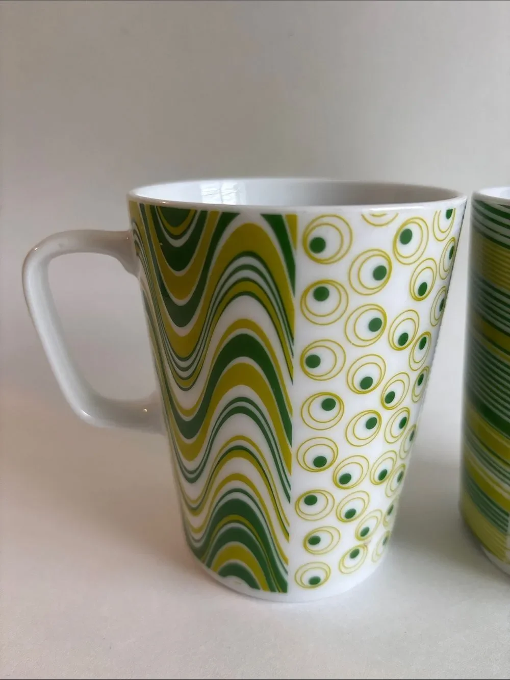 IKEA Green White Floral Geometric Vintage Style Ceramic Coffee Cups Set Of 2